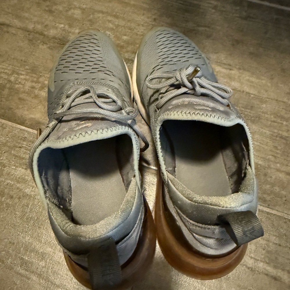 Nike Ari Max Gray Athletic Shoes